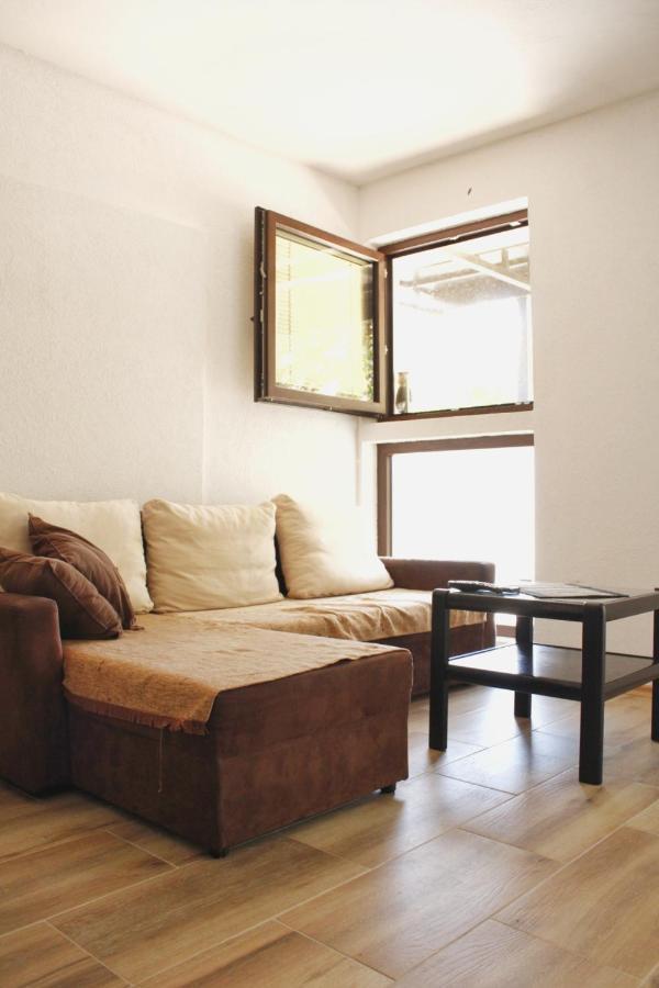 Zsh Apartment โอครีด ภายนอก รูปภาพ